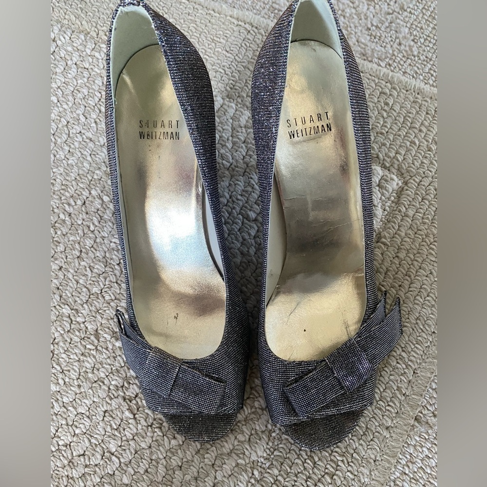 Stuart Weitzman Silver/ bronze peep toe heels.  Stunning.   Size 8.5